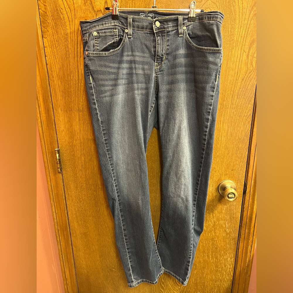 Classic Curvy Women's Dark Wash Jeans - Blue